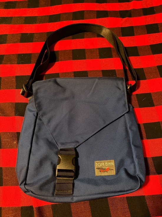 Tom Bihn Other - Tom Bihn Navy Medium Cafe Messenger Bag EXCELLENT CONDITION !!